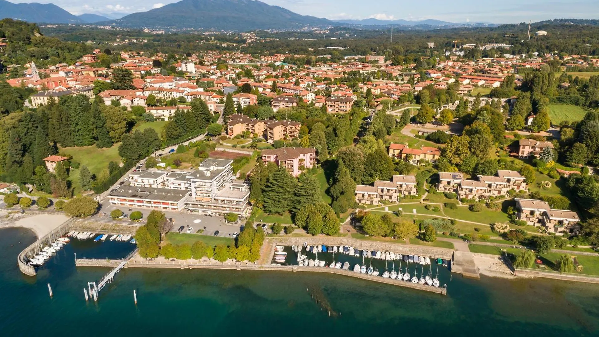 La Luna Nel Lago Lake View Garden - Happy Rentals Ispra Italien