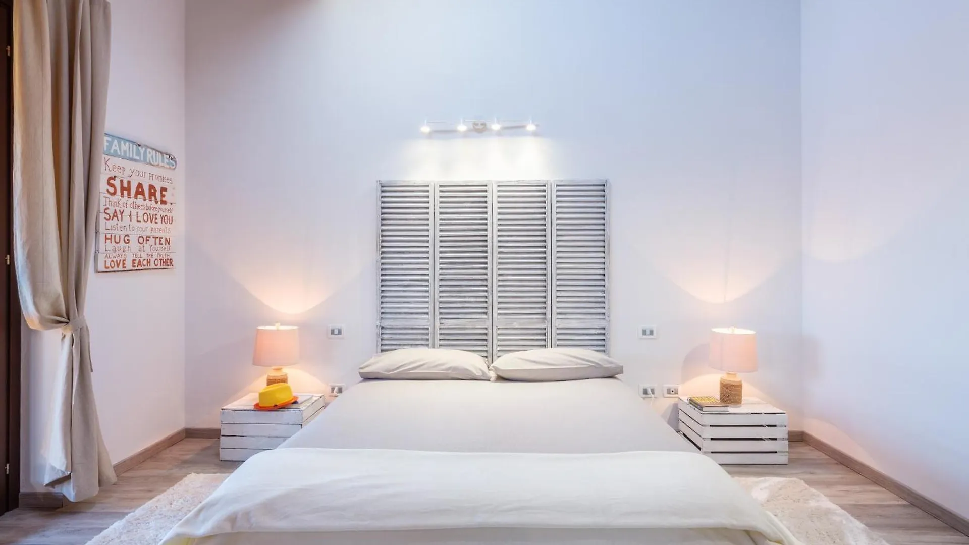 La Luna Nel Lago Lake View Garden - Happy Rentals イスプラ 別荘